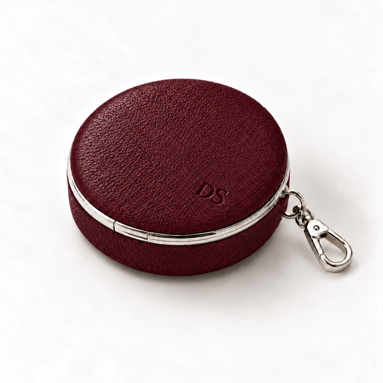 The FIL-O in burgundy leather with embossed initials